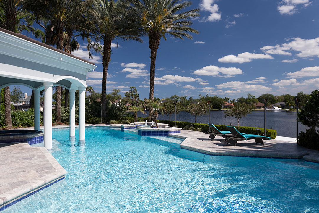 Pool with White Mini
